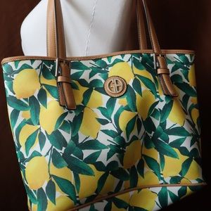 Over the shoulder Giani Bernini purse